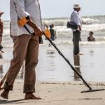 Saint-Malo : il découvre une alliance en or dans le sable