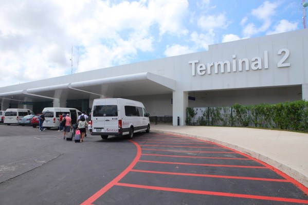 Cancun airport schedules more than 420 operations