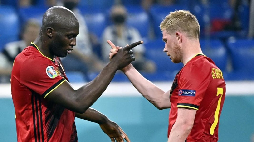 «Bilan parfait», «De Bruyne, joueur le plus dangereux»: la presse internationale loue les Diables rouges après la victoire face à la Finlande (vidéo)