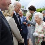   The Queen in the evening G7.  With Carlo, Camilla, William and Kate Corriere.it

