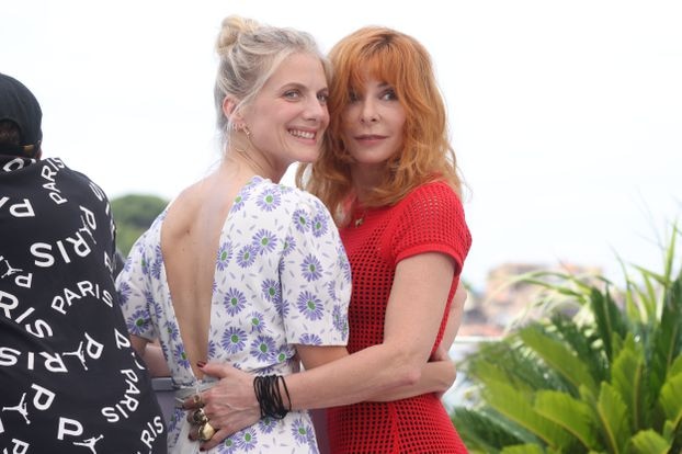 For Mylene Farmer, here with Melanie Laurent, who is also a member of the judging panel, 