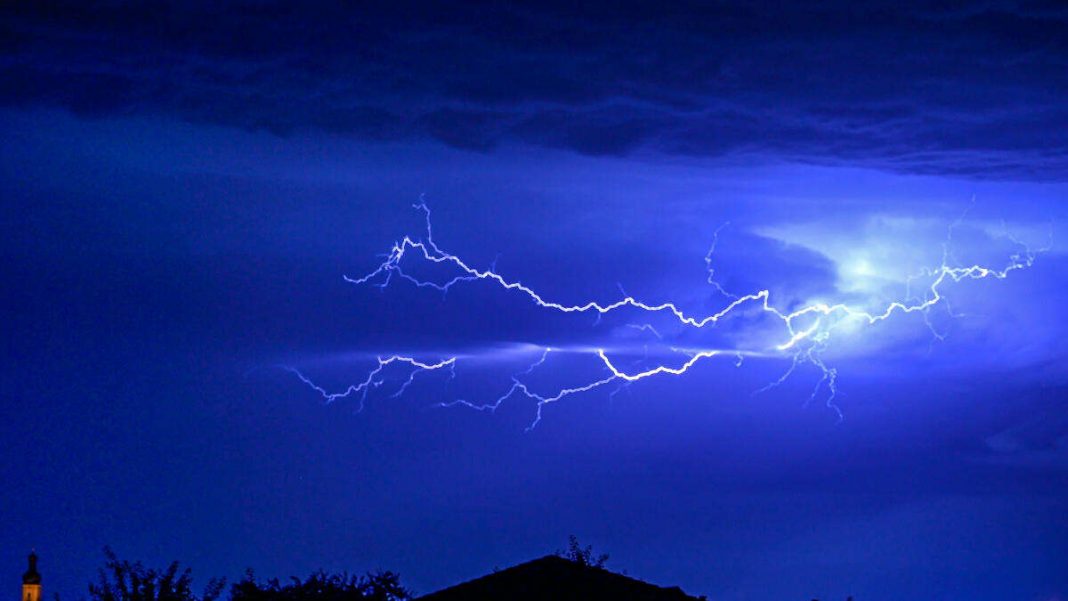 Weather / Bavaria: Thunderstorms Reach Other Areas - Police Take First Stake

