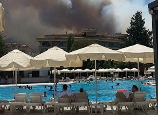 Belgians on vacation near the Antalya fire testify: "The smell prevents us from breathing freely" but "there is no way out" (photos and videos)

