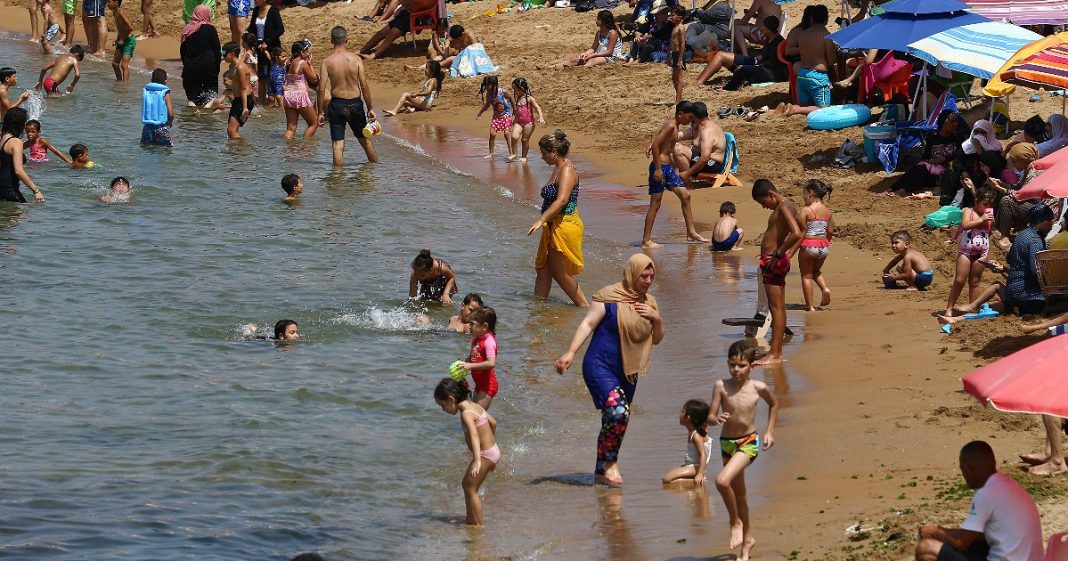 Algeria, nearly 200 people got drunk after swimming in the Mediterranean: 