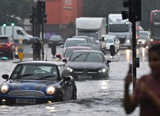 Londres: des pluies torrentielles entraînent des inondations inhabituelles