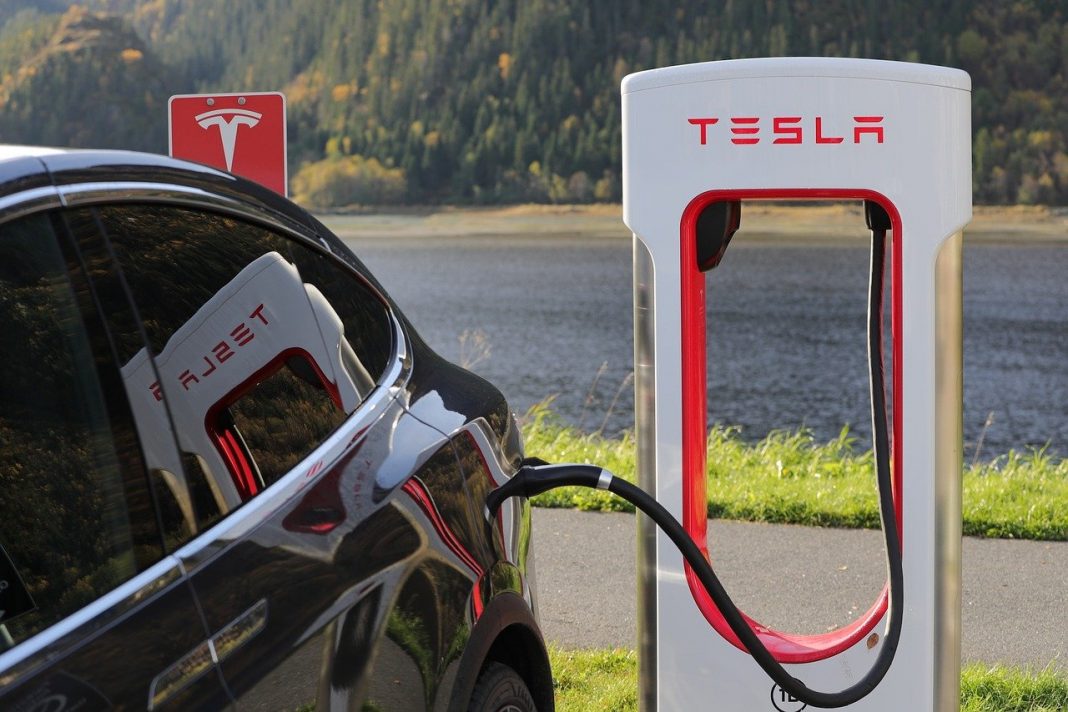 Tesla: Disney + in the car and unlock other manufacturers' Superchargers

