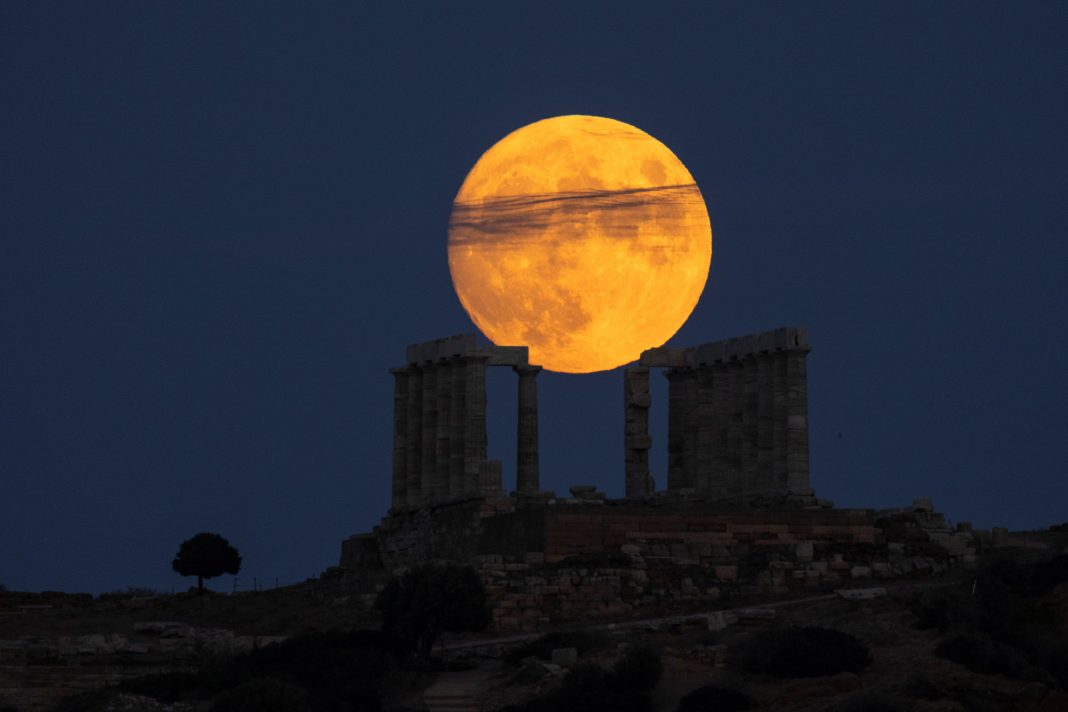 Blue Moon 2021 - It will be a very rare phenomenon at night... But there is a catch

