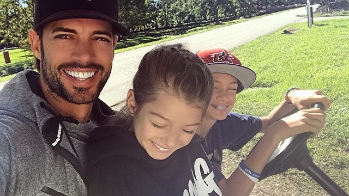 William Levy's son is surprised that he is identical to the actor and they  say: Two drops of water