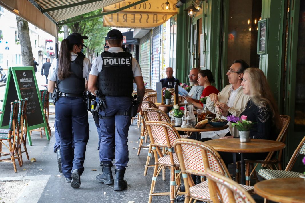 About 40% drop in restaurant attendance, according to a survey - RT in French

