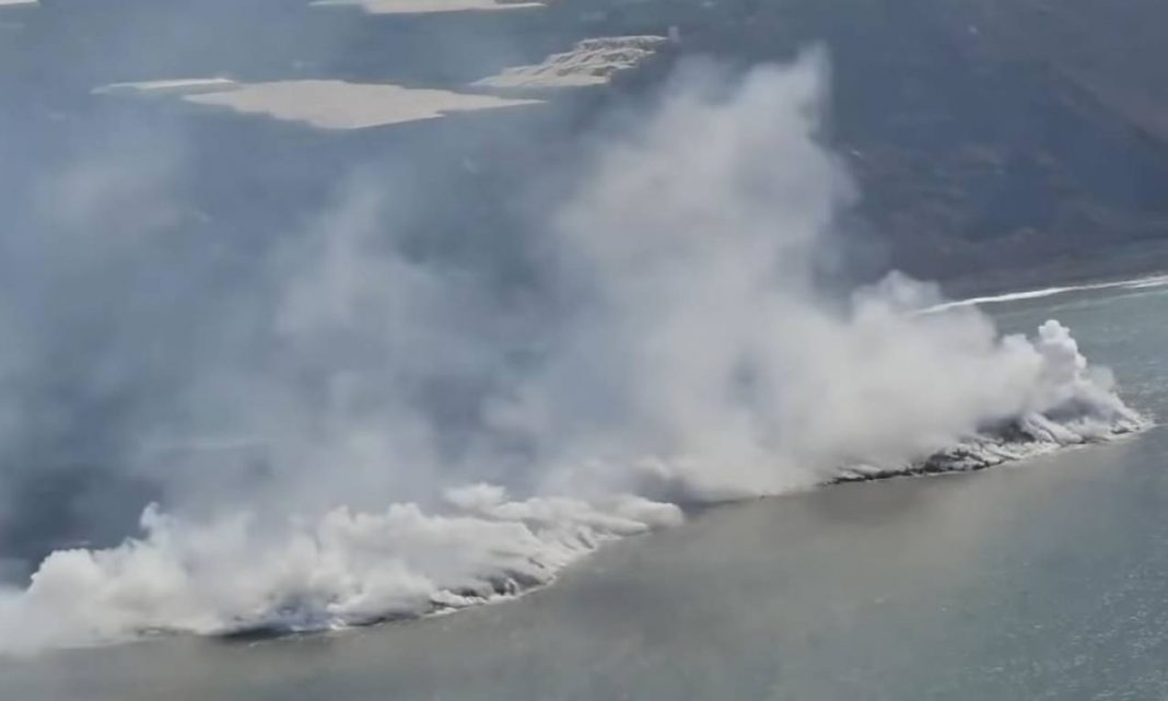   Continuous update of the explosion La Palma in the Canary, Lava del Cumbre Vieja rivers into the sea, destroyed nearly 600 homes.  Photo and video status

