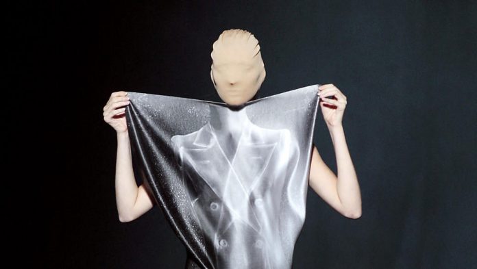 The intimate relationship between the most mysterious fashion designers revealed

