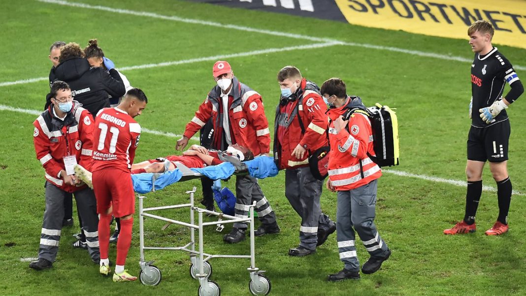 After two head injuries: Gotze now plays with a helmet

