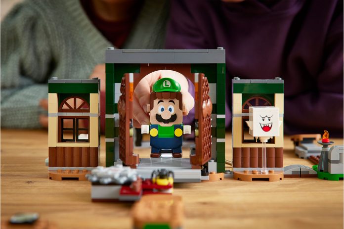 Introducing the new LEGO Super Mario Luigi's Mansion set!

