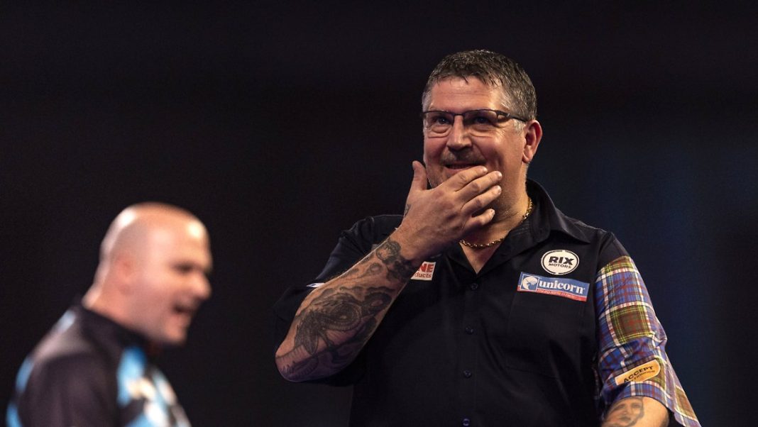 Shoot continues in World Cup Darts: Anderson wins duel of champions

