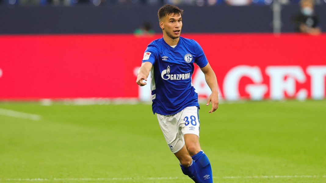 German club Schalke 04 remains loyal to its Russian sponsor Gazprom

