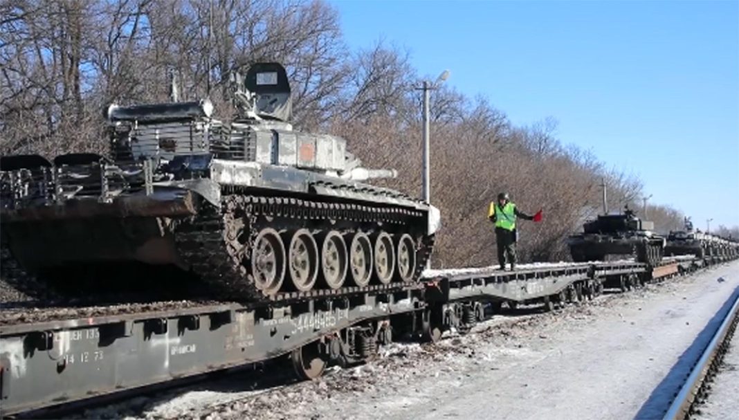  Russia announces the withdrawal of its tanks and launchers from Crimea.  US: 'It's a hoax'

