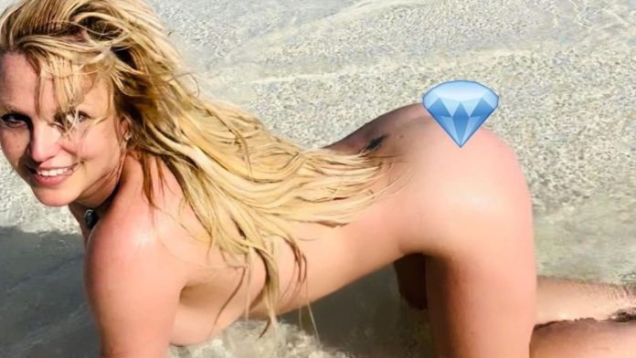 Britney Spears: Love Vacation on Her Own Love Island - people

