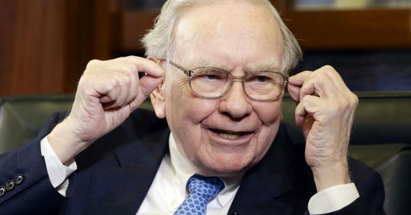 The 3 things Warren Buffett looks for when hiring someone

