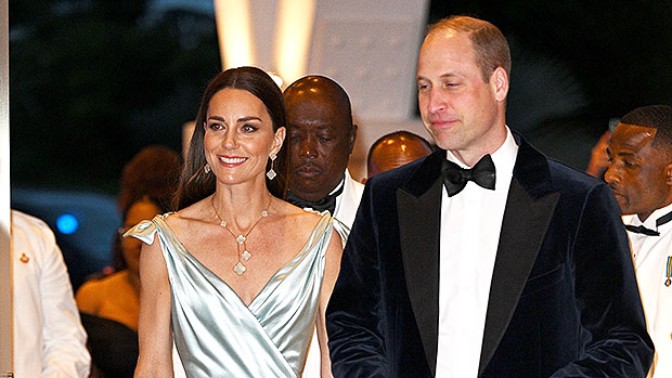 Kate Middleton est magnifique en robe de satin bleue lors d’une visite dans les Caraïbes avec le prince William : photos