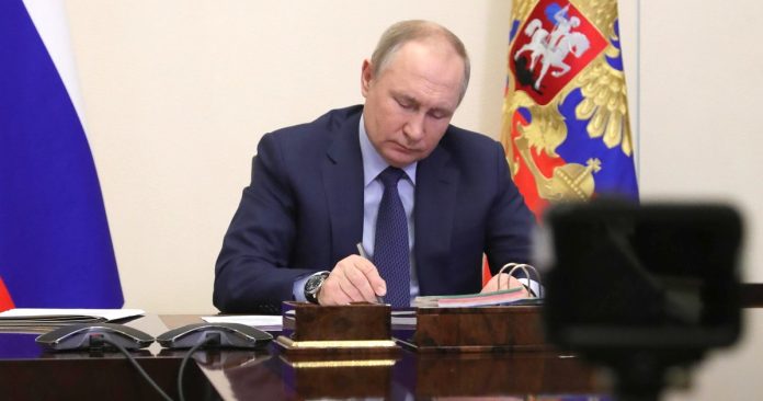 Soldiers angry against Vladimir Putin, expert talks about a coup in Russia - Il Tempo

