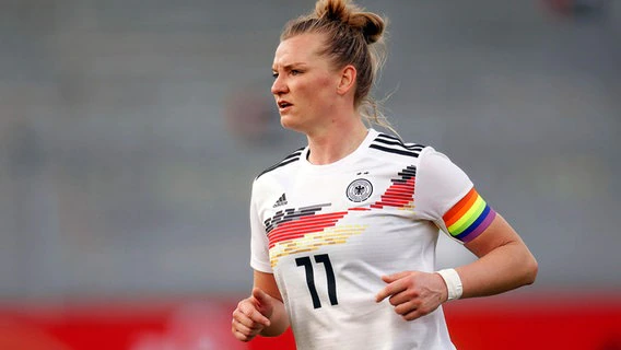 Alexandra Bob, captain of the German women's national football team © IMAGO / Norbert Schmidt 