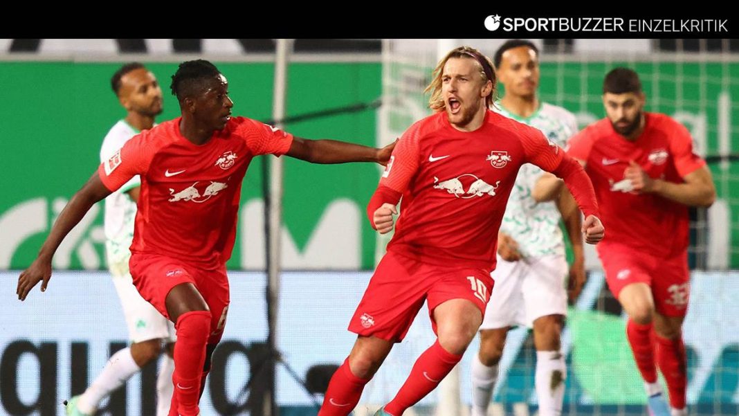 Emil Forsberg brachte RB in Führung, erzielte das 2:1. Hier jubelt er mit Amadou Haidara.