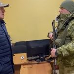 Minsk “betrayed” for opening the border to Russian troops, Ukrainian officer gives 30 dinars to the Belarusian ambassador: “Like Judas” - video

