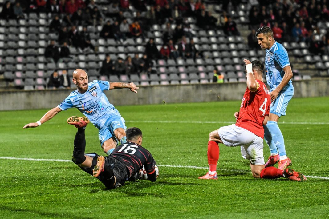 NÎMES OLYMPIQUE The match seen in Ajaccio: Corsicans under pressure

