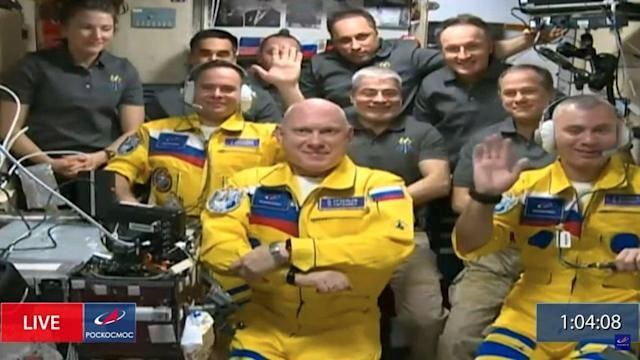 Russian cosmonauts did not wear yellow suits for Ukraine - World Affairs

