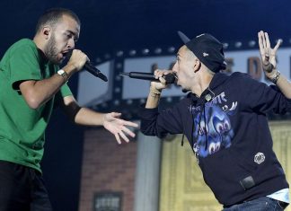 Les rappeurs Bigflo et Oli lors d'un concert en 2019