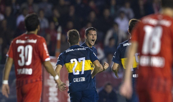 Burdisso and his last Boca goal in 2015 against Independiente.