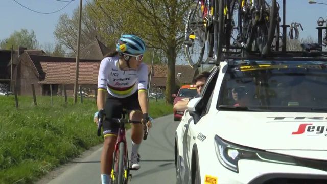 What a surprise!  The world champion is disqualified from the race for a bottle that stuck to the car for too long.  The Italian is forced to stop 35 km from the finish line.