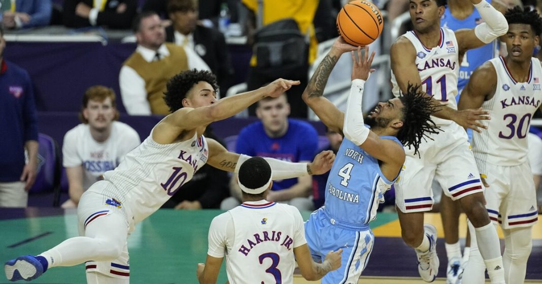 Kansas returns against North Carolina and wins the NCAA

