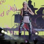 Gwen Stefani Sings With All Her Love for Mexico (1hr 20min)

