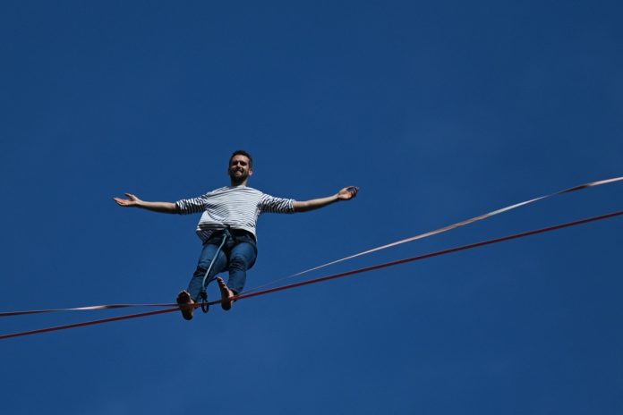 Mont-Saint-Michel: Tight rope walker targets Nathan Paul's world record


