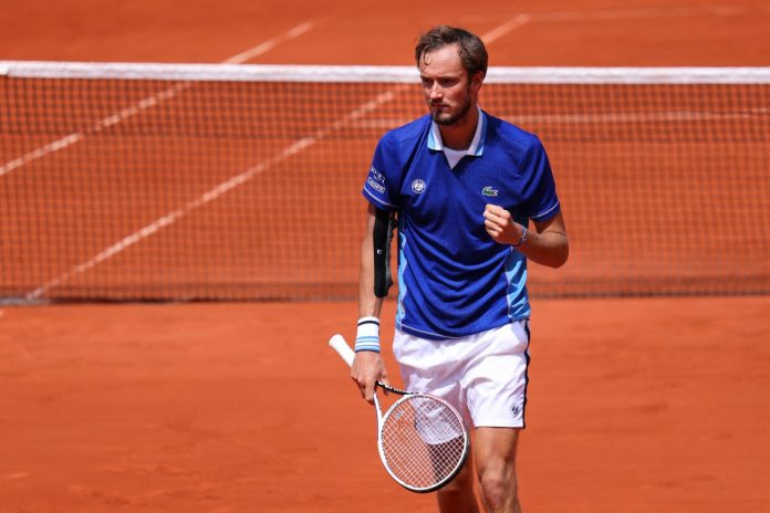 Medvedev steadily advances to the round of 16 at Roland Garros

