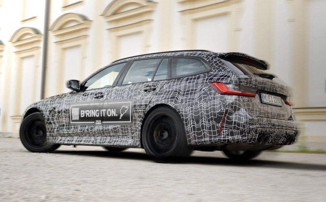 The BMW M3 Touring sets a track record before its show

