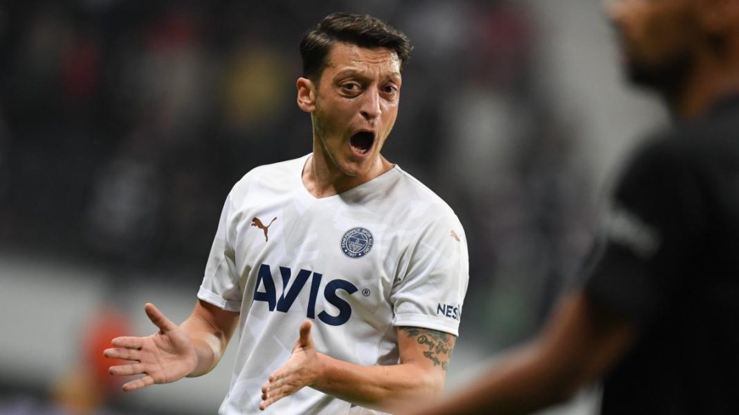 Football: Mesut Ozil makes a break with Fenerbahce Istanbul for the public

