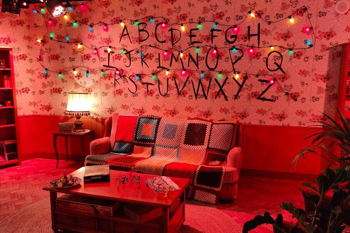 We visited the official Stranger Things store in Paris, and you're going to want to go!

