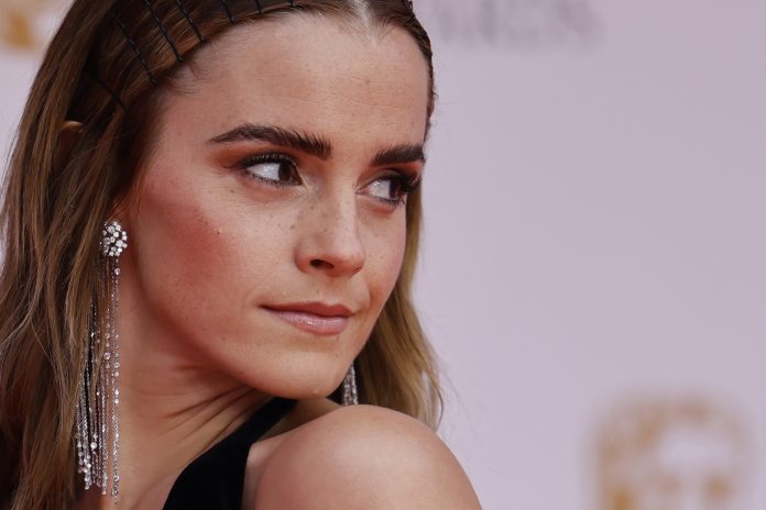 Emma Watson puts some of her fans on her back with this clear view

