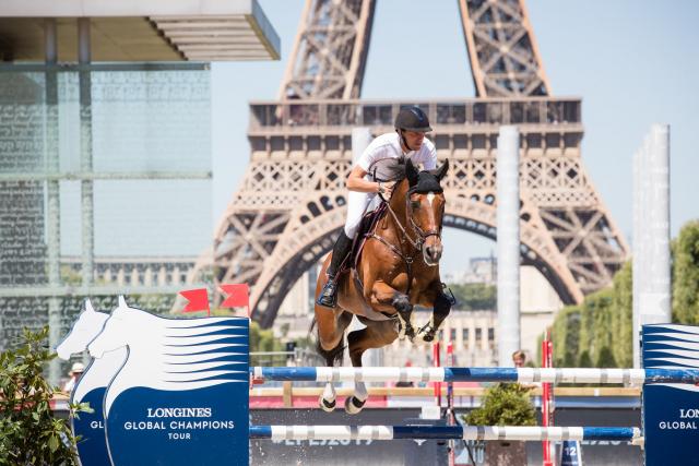 Horses in the spotlight at Longines Paris Eiffel Jumping

