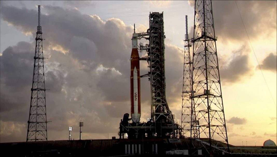 NASA fuels a lunar rocket for the first time in a countdown rehearsal

