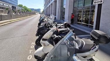 From September 1, parking fees will be charged for motor-equipped two-wheelers.