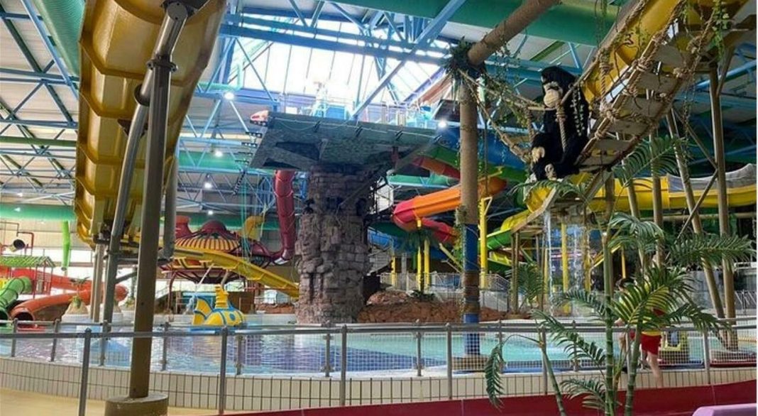 Waterworld water park is evacuated, sickness among visitors: Dozens of ambulances lined up

