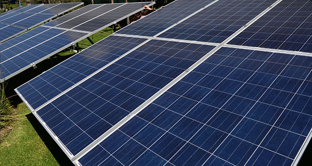 Llevarán electricidad con paneles solares a comunidades y escuelas de Puebla