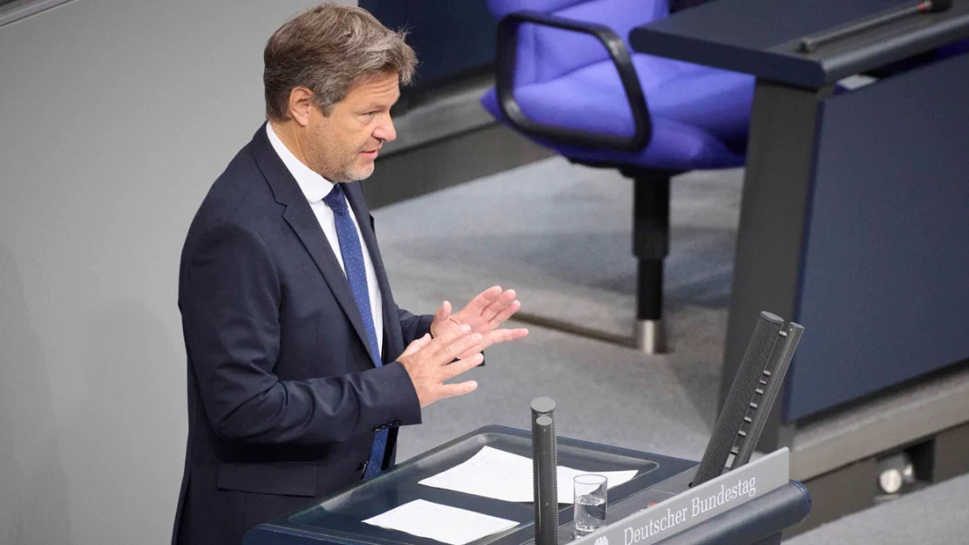 Robert Habeck settles accounts with Angela Merkel's climate policy

