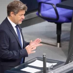Robert Habeck settles accounts with Angela Merkel's climate policy

