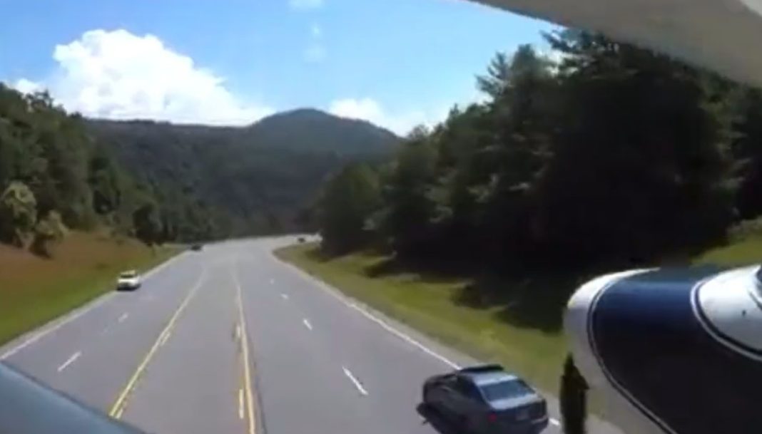 Engine failure, plane landed on highway: amazing video

