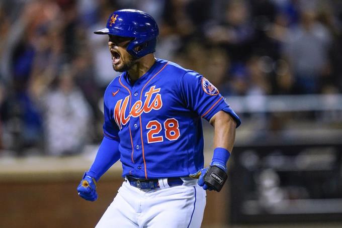 Big Leagues - The Mets beat the Marlins, with a big win from Davis and three hits from Mart

