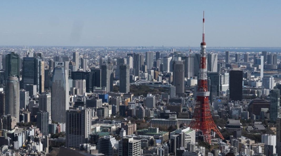 Japan, people continue to work in a company after the age of 70

